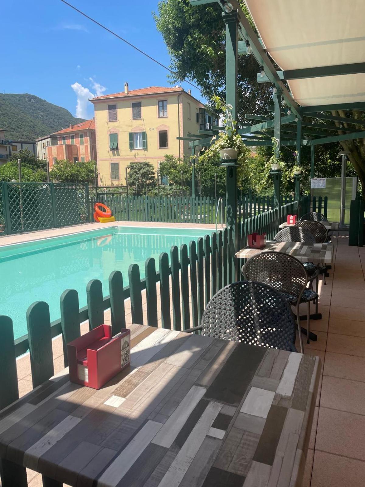 Hotel Florenz Finale Ligure Exterior photo